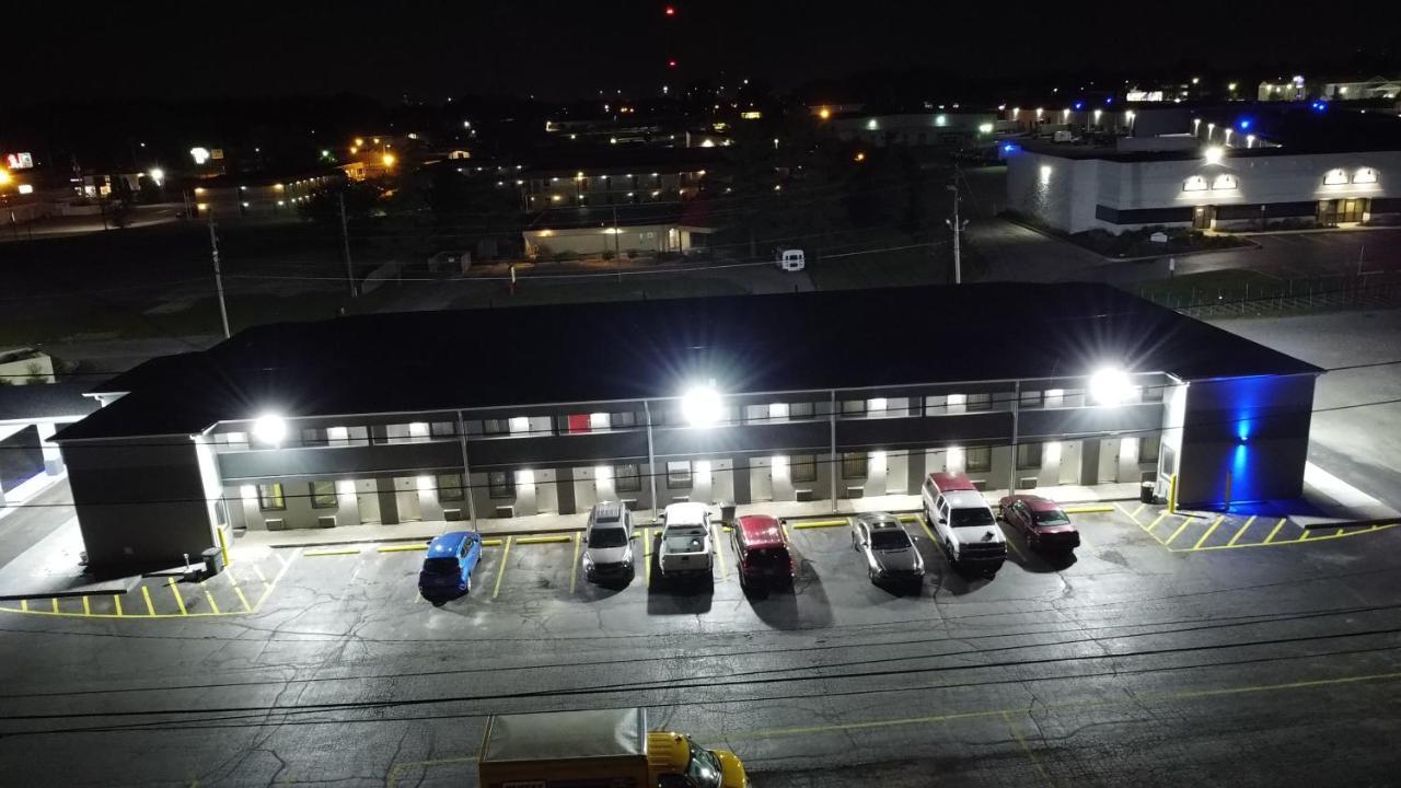 Days Inn By Wyndham Indianapolis East Post Road Exterior foto